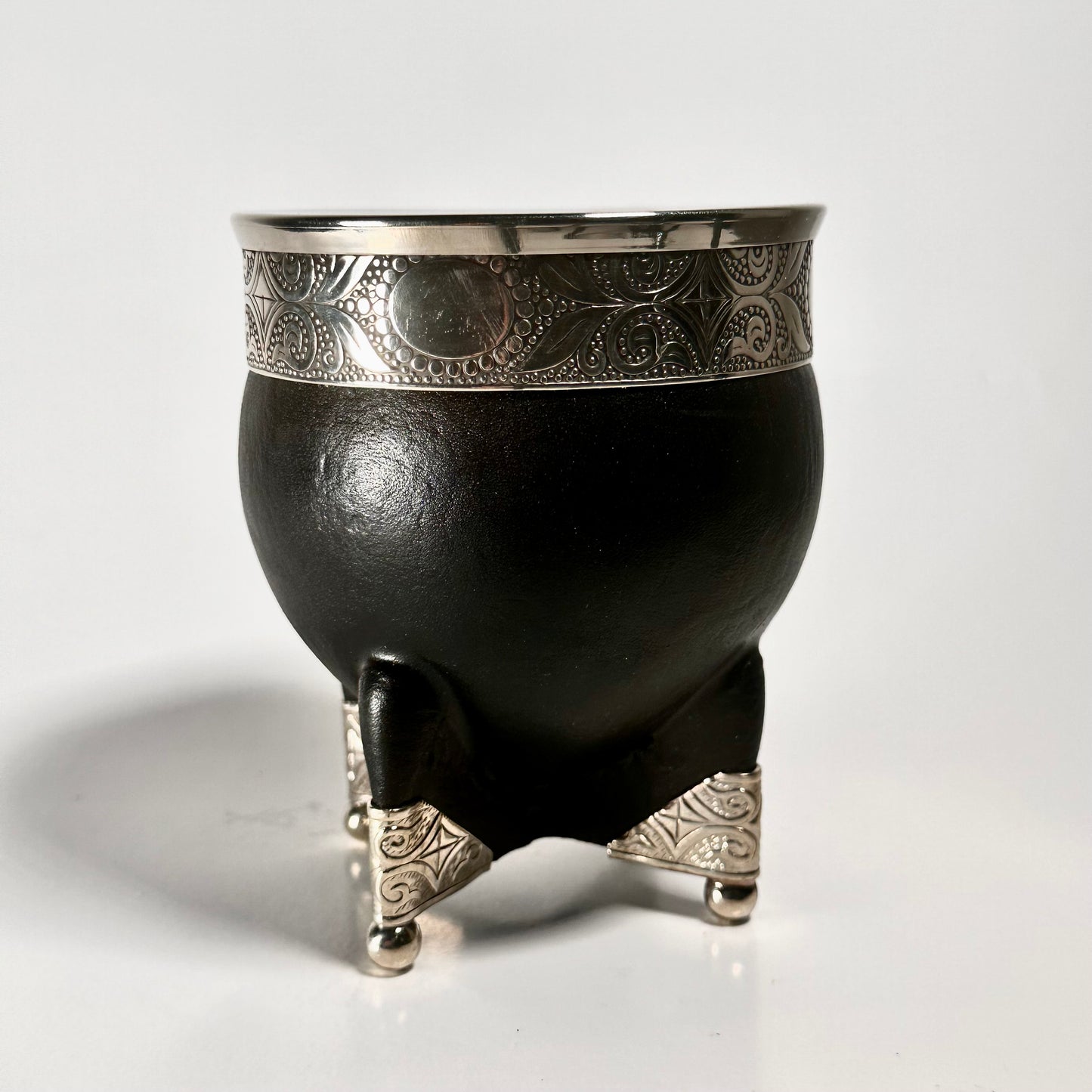 Mate Cup Argentino Imperial Con Base Black.(With Straw)