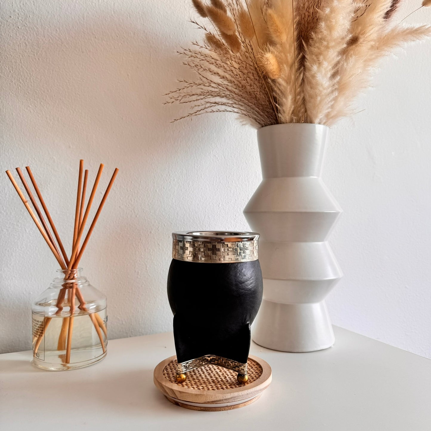 Mate Cup Argentino Imperial Con Base Black.(With Straw)