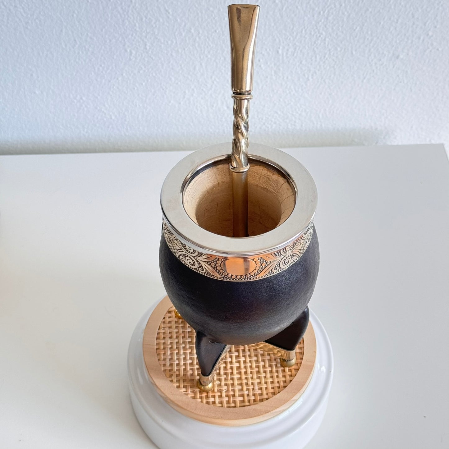 Mate Cup Argentino Imperial Con Base Black.(With Straw)