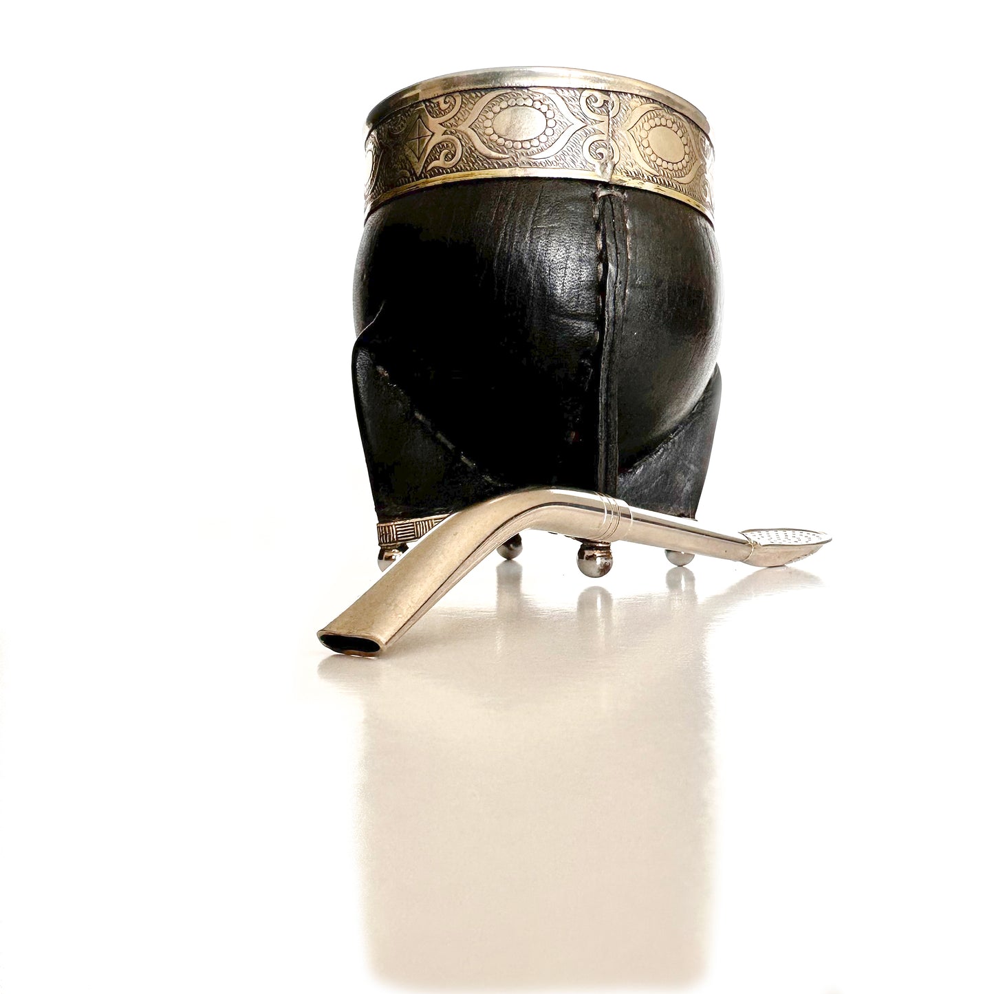 Mate Cup Argentino Imperial Con Base Black.(With Straw)
