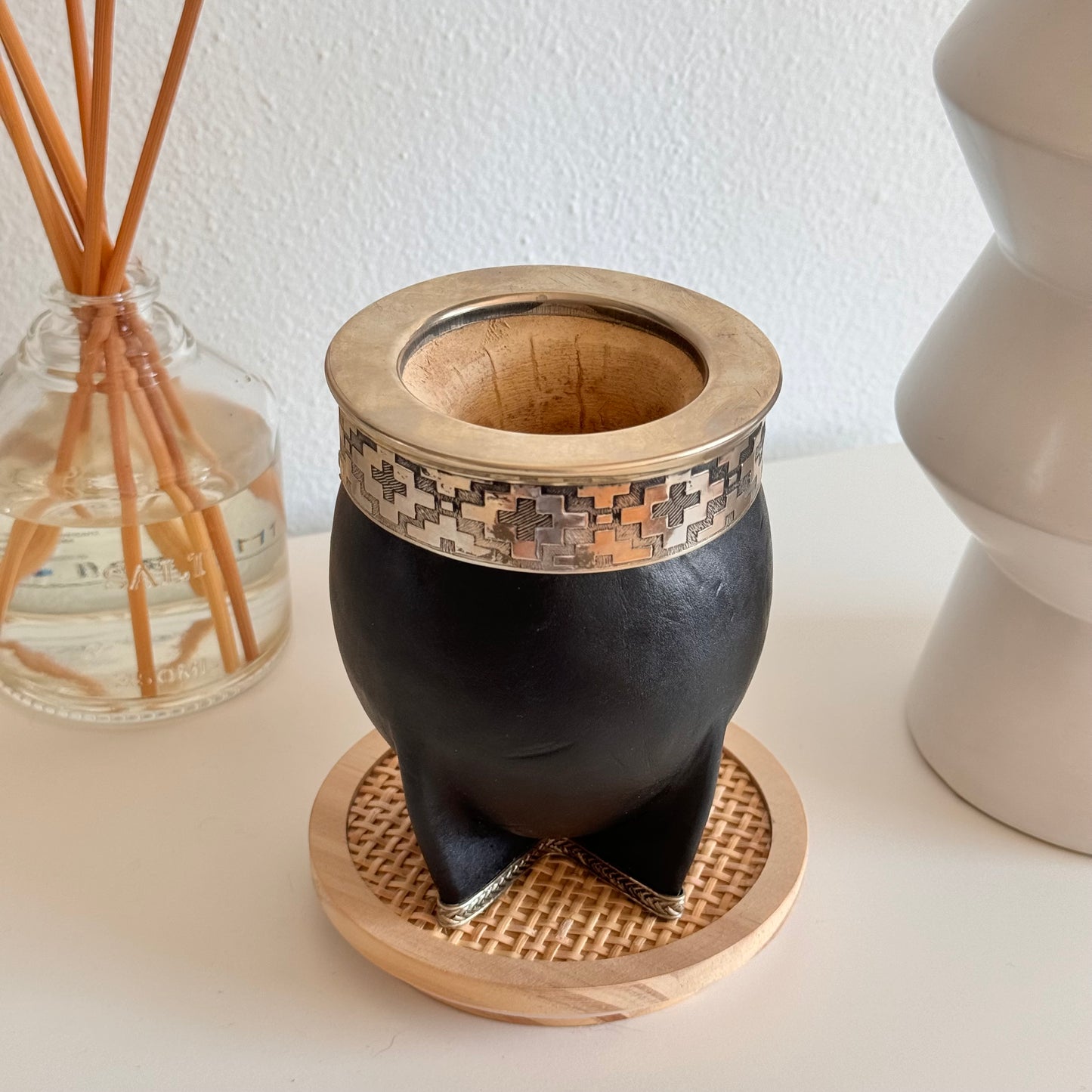 Mate Cup Argentino Imperial Con Base sin bolitas Black. (With Straw)