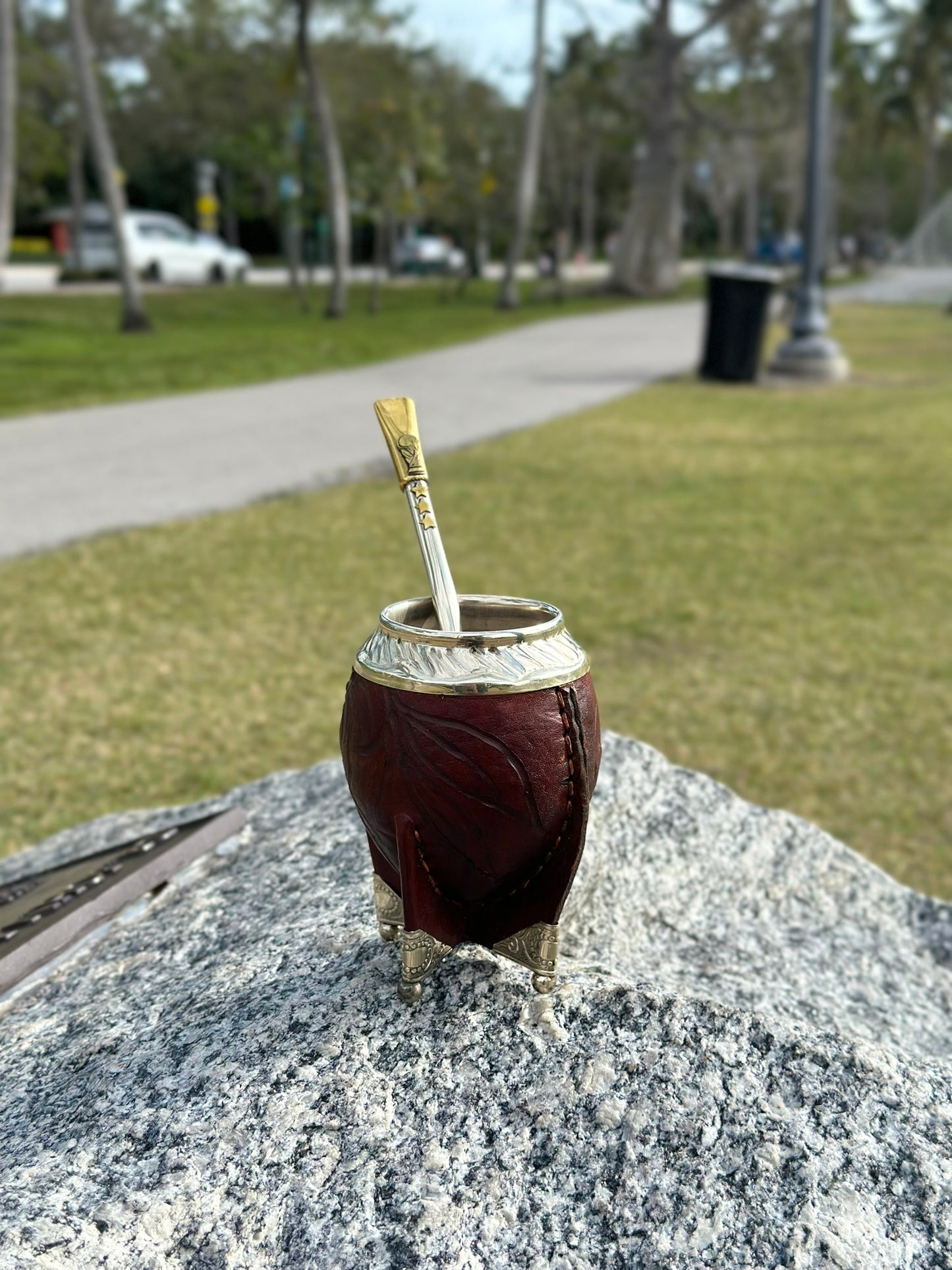 Mate Cup Argentino Torpedo con base y Floreado. (With Straw)