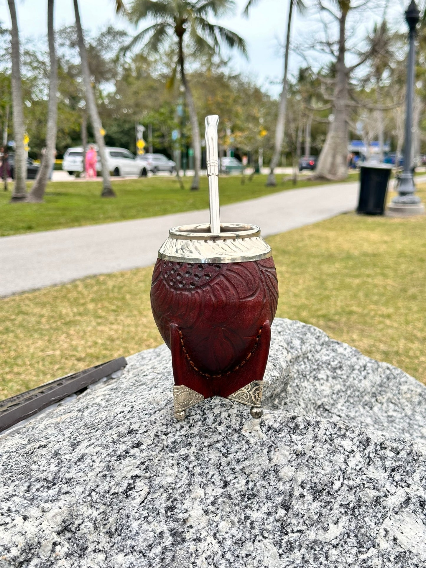 Mate Cup Argentino Torpedo con base y Floreado. (With Straw)